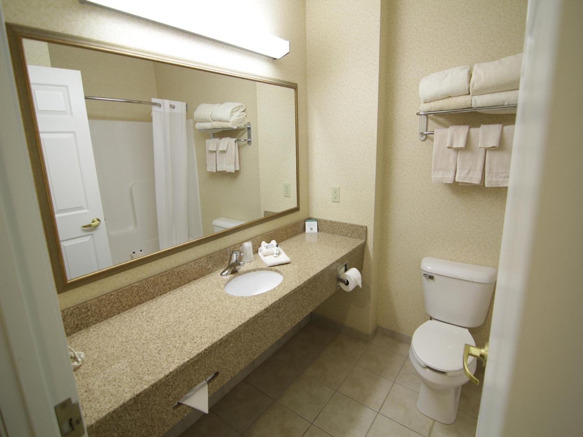 Town & Country Inn And Suites Quincy Ngoại thất bức ảnh