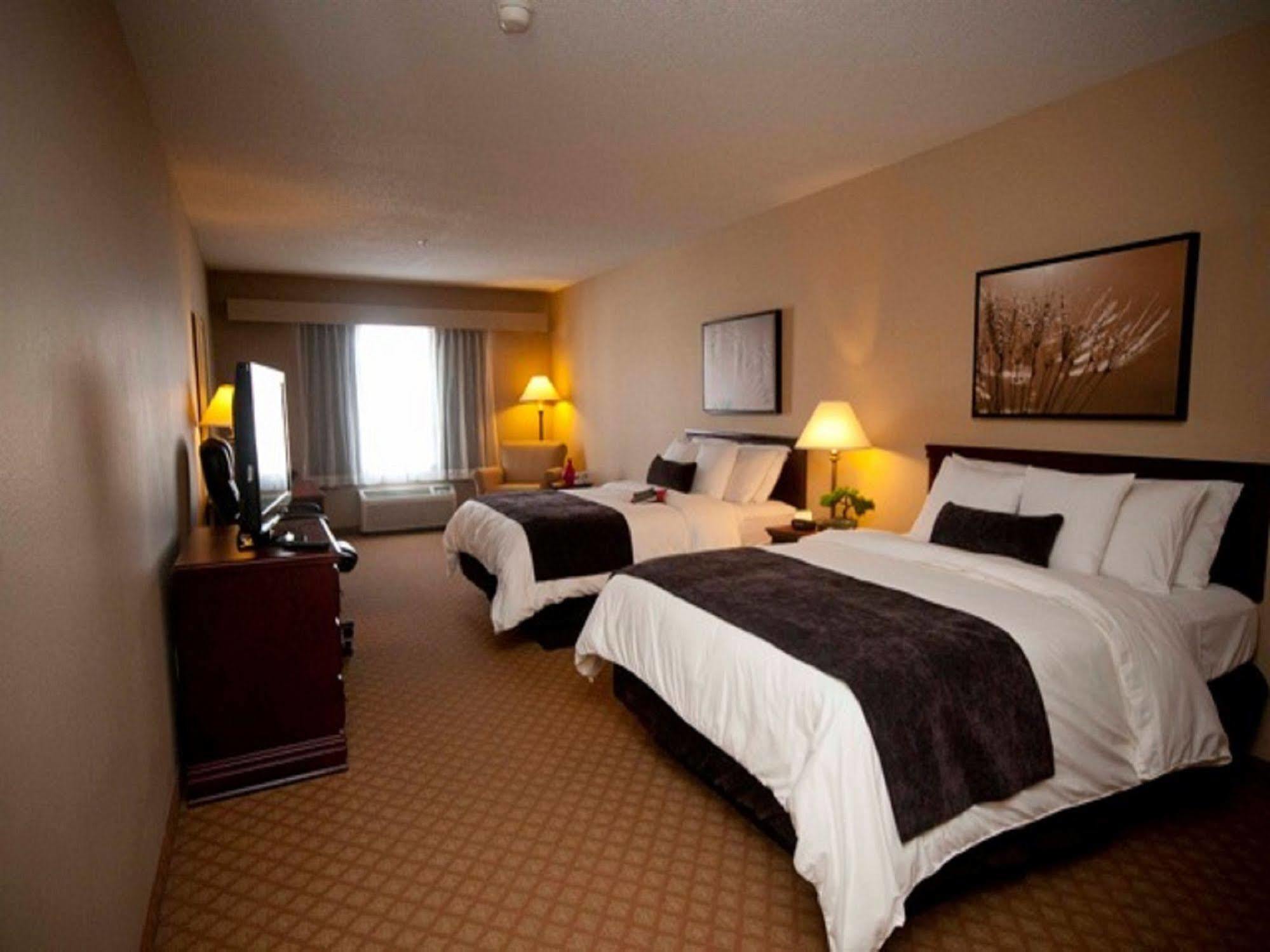Town & Country Inn And Suites Quincy Ngoại thất bức ảnh