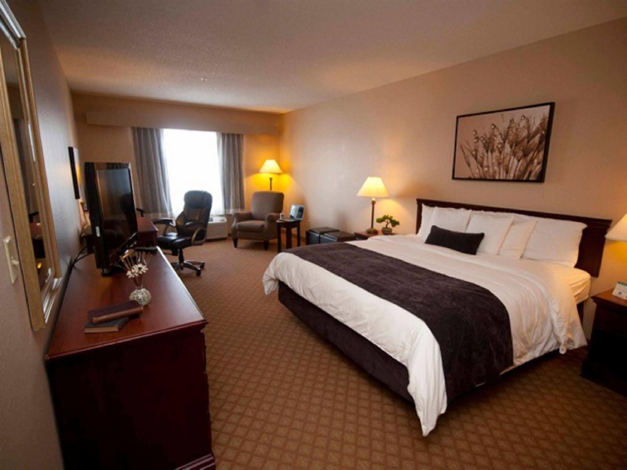 Town & Country Inn And Suites Quincy Ngoại thất bức ảnh