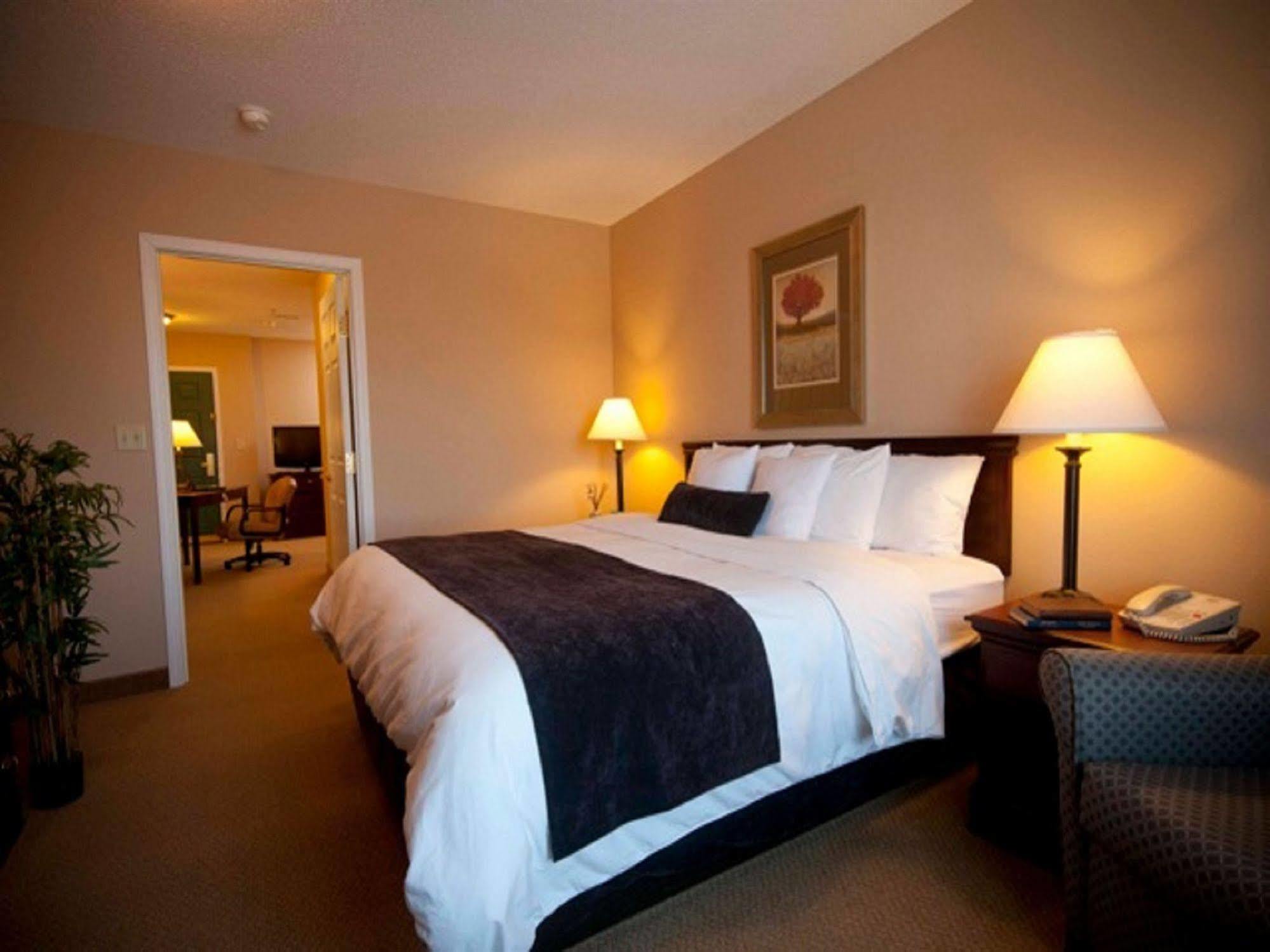 Town & Country Inn And Suites Quincy Ngoại thất bức ảnh